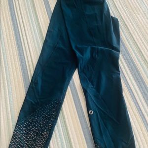 SOLD: Lululemon teal green leggings